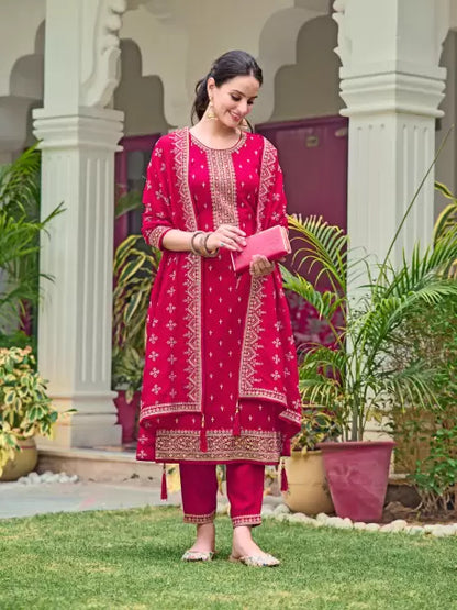 Women Silk Blend Kurta Pant Dupatta Set